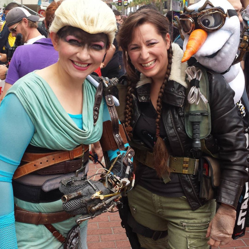 Cosplay Mad Max/Frozen: el «crossover» imposible en la Comic-Con