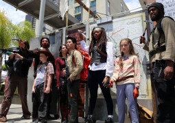 Comic-Con-2014-Cosplay-The-Walking-Dead
